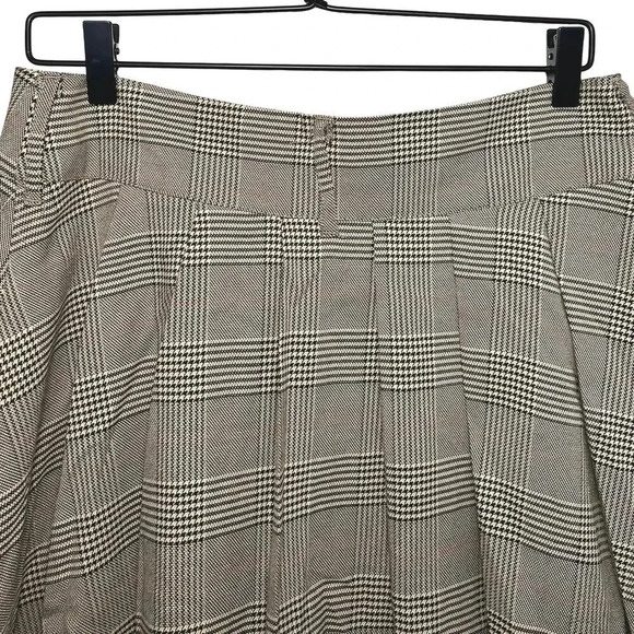 NWT Ci Sono Women’s Plaid Pleated Button Front Mini Skirt Brown Size Large - Picture 5 of 6